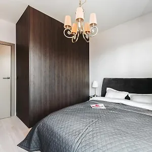 High Standard Close To The Center/free Parking. Apartament